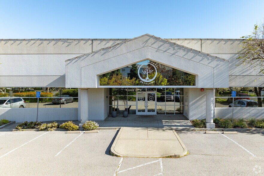 More Photos Of 1955-1995 S McDowell Boulevard Ext, Petaluma Warehouse For Sale