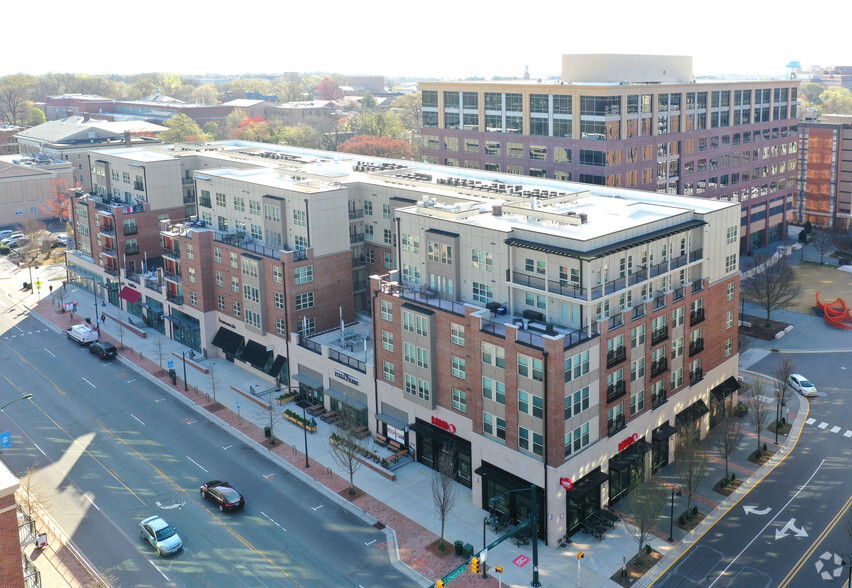 Primary Photo Of 123-143 W Franklin St, Chapel Hill Apartments For Lease