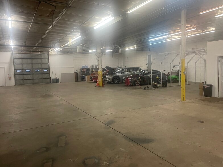 More Photos Of 10314 Dransfeldt Rd, Parker Warehouse For Lease