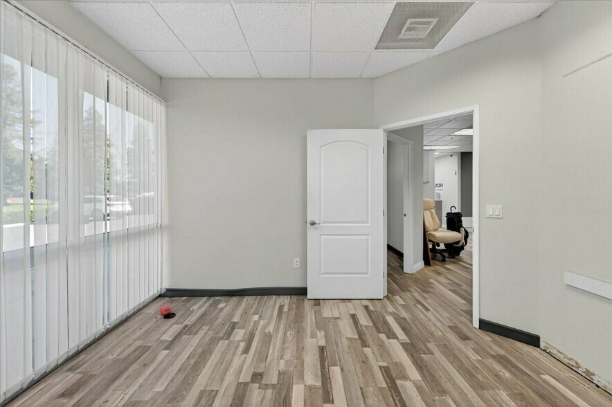 More Photos Of 2695 N Fowler Ave, Fresno Light Distribution For Lease