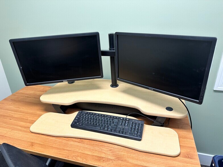 More Photos Of 2994 Rice St, Little Canada Coworking Space