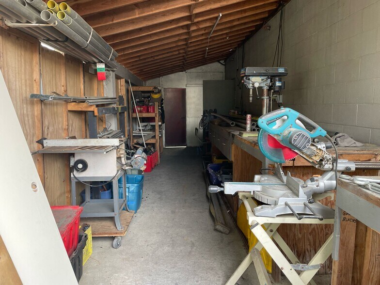 More Photos Of 26020 31B Ave, Langley Twp Flex For Lease