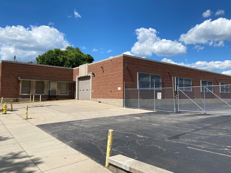 More Photos Of 1116 Russell St, Covington Warehouse For Sale