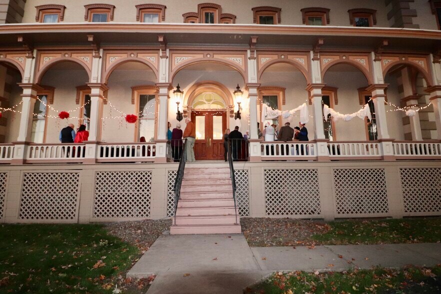 More Photos Of 800 W 4th St, Williamsport Medical For Lease