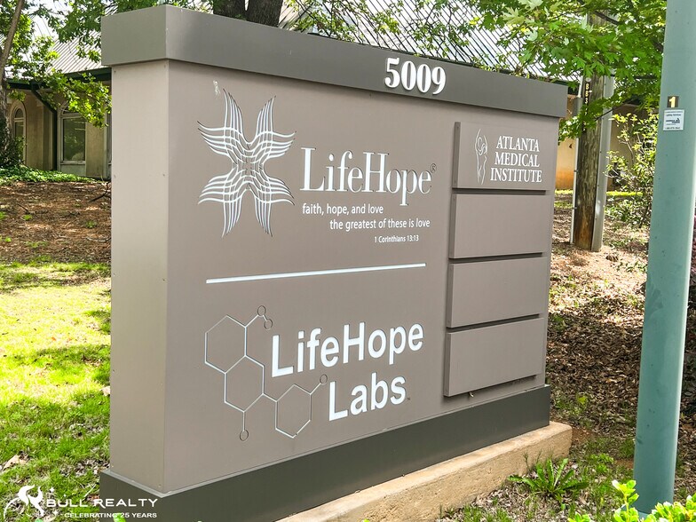 More Photos Of 5009 Roswell Rd, Atlanta Medical For Lease