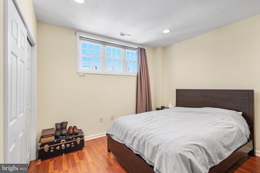 More Photos Of 2428 S Broad St, Philadelphia Apartments For Sale