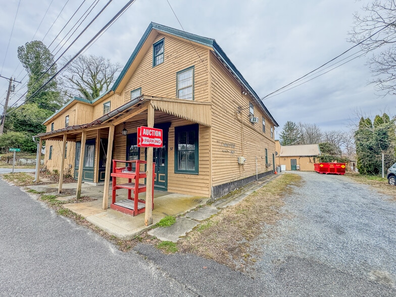 More Photos Of 37 N Greenwich St, Alloway Freestanding For Sale