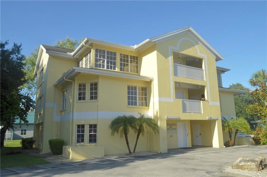 More Photos Of 1617 S Tuttle Ave, Sarasota Medical For Sale