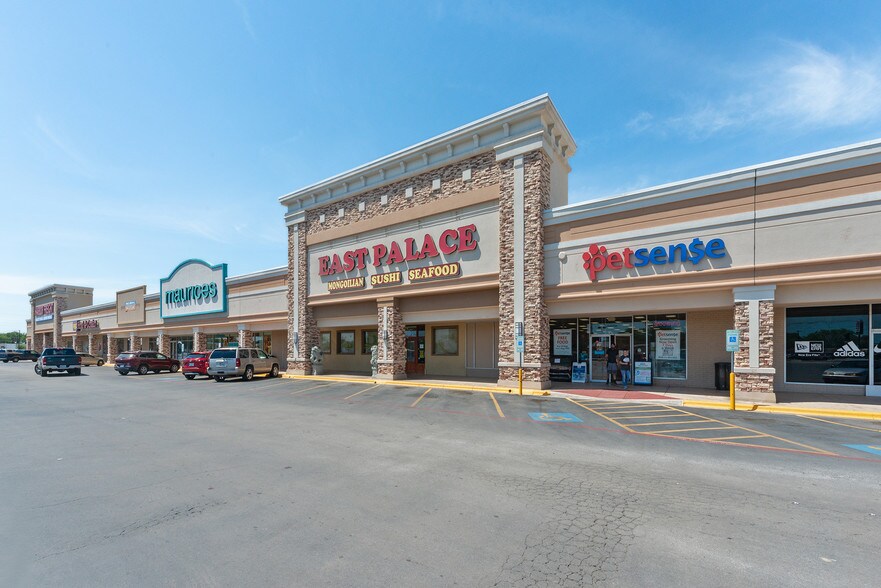 More Photos Of 509-531 W Commerce St, Brownwood Unknown For Lease