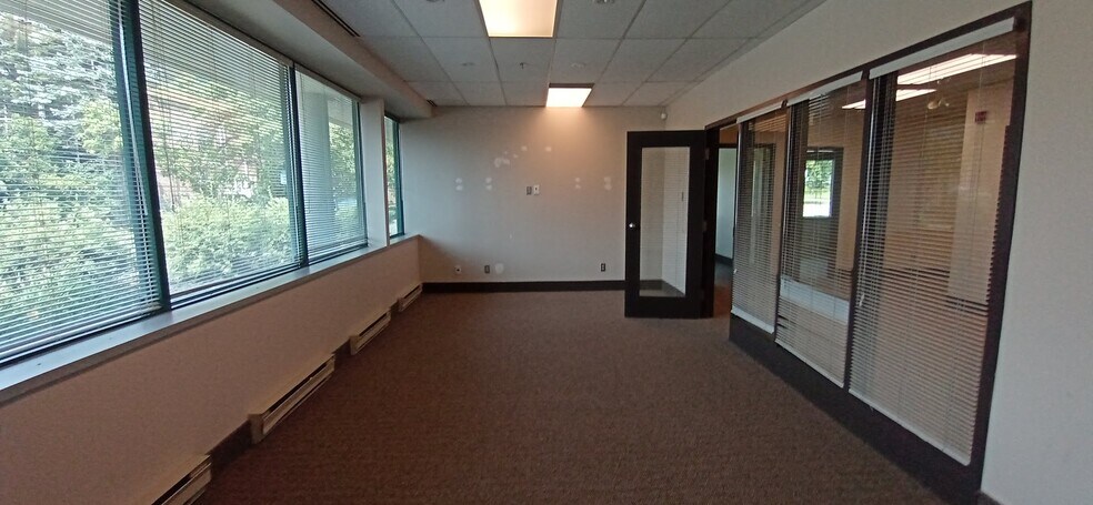 More Photos Of 135 Michael Cowpland Dr, Ottawa Office For Lease