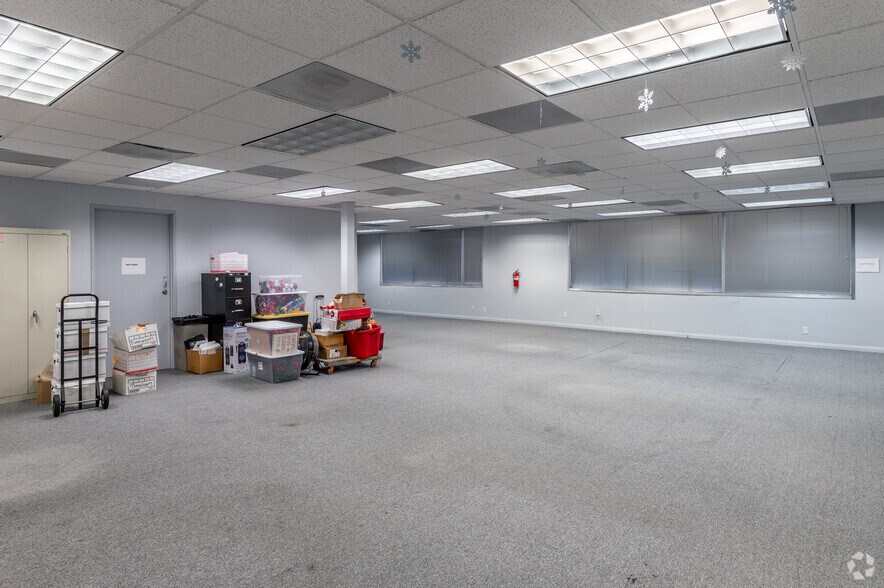 More Photos Of 2020 N Broadway, Santa Ana Office For Sale