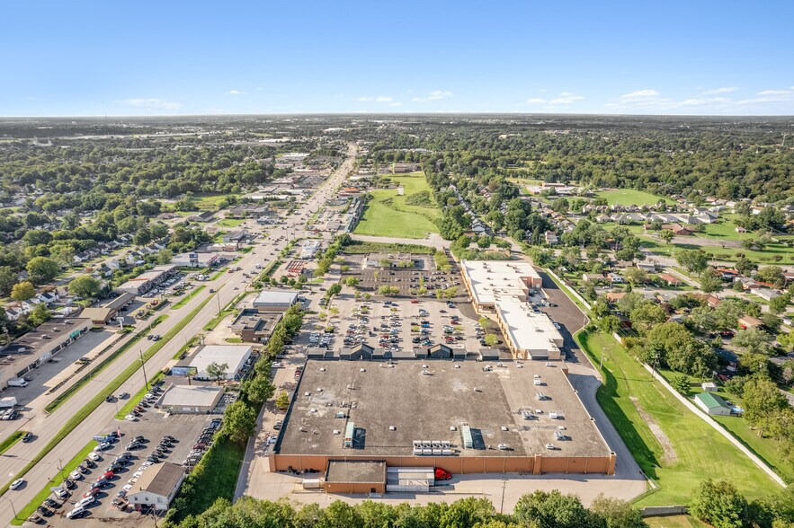 More Photos Of 1650-1680 Bryan Station Rd, Lexington Unknown For Lease