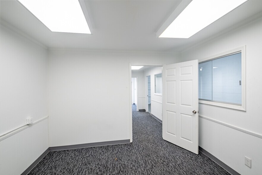 More Photos Of 642 Cordell Dr, College Park Unknown For Lease