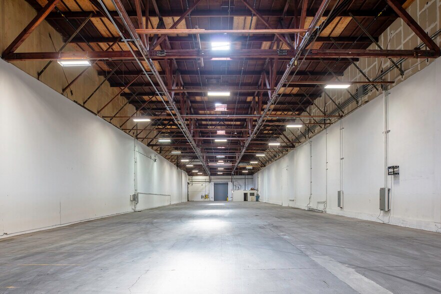 More Photos Of 6195 Coliseum Way, Oakland Unknown For Lease