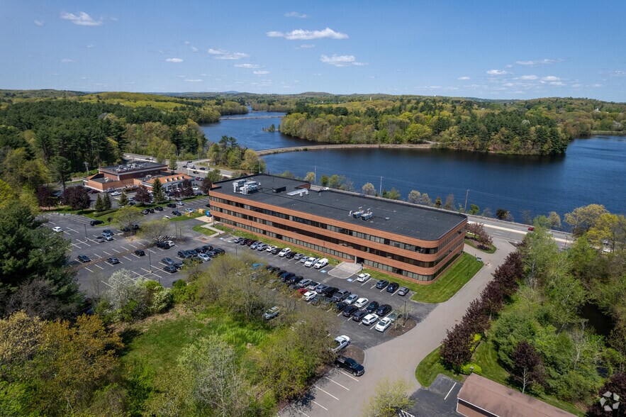 More Photos Of 144 Turnpike Rd, Southborough Office For Lease