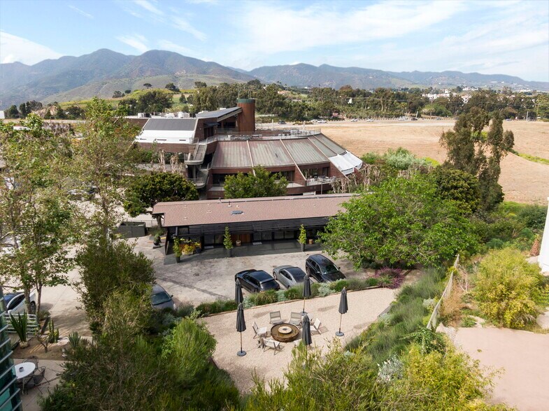 More Photos Of 29170 Heathercliff Rd, Malibu Office For Lease