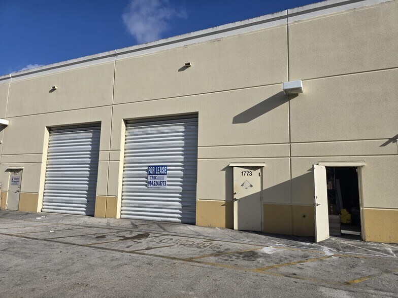 More Photos Of 1747-1781 Banks Rd, Margate Flex For Lease