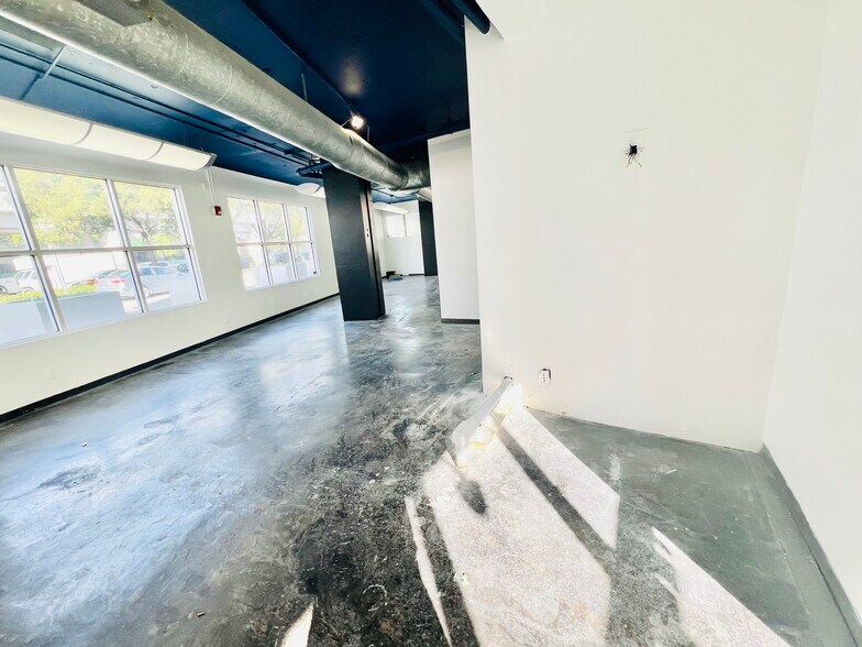 More Photos Of 2424 S Dixie Hwy, Coconut Grove Loft Creative Space For Sale