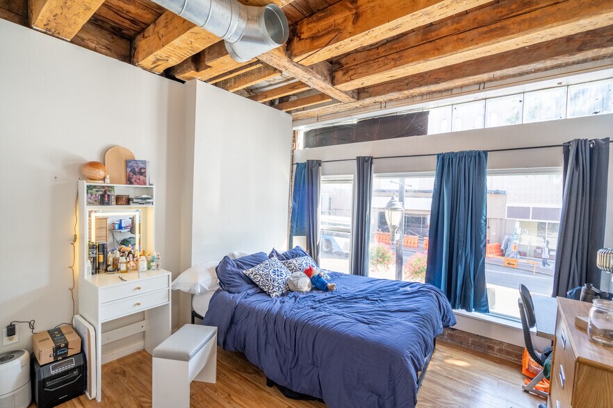 More Photos Of 31 Court St, Binghamton Storefront Retail Residential For Sale