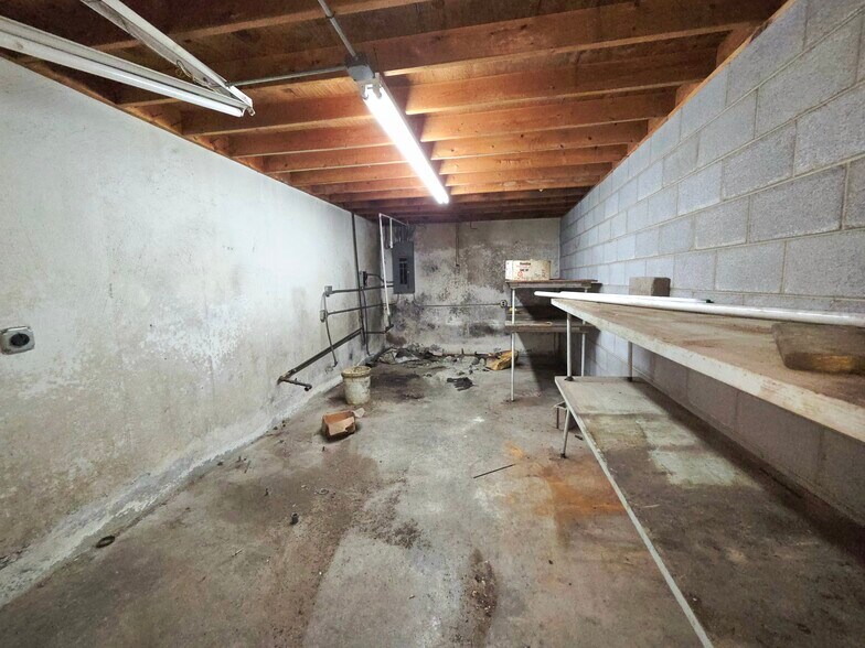 More Photos Of 1925 Old Chatham Rd, Martinsville Auto Repair For Sale