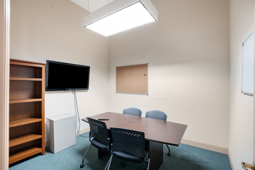 More Photos Of 3910 Golf Park Loop, Bradenton Office For Sale