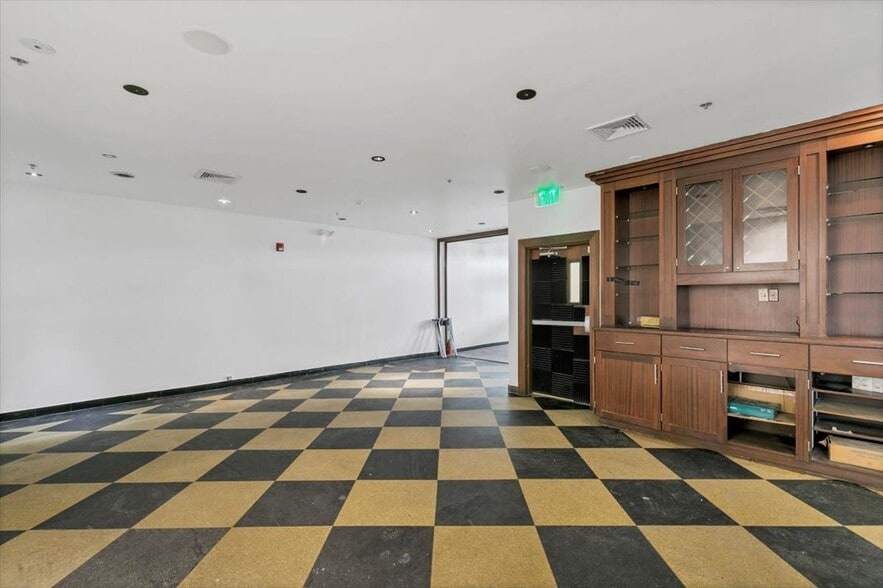 More Photos Of 99-101 Orange St, New Haven Storefront Retail Residential For Sale