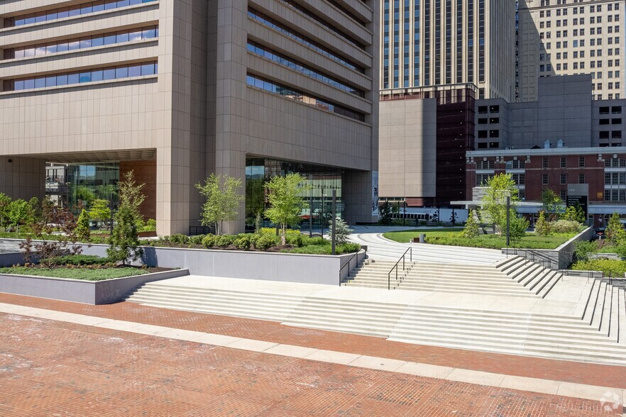 More Photos Of 100 Light St, Baltimore Office For Lease