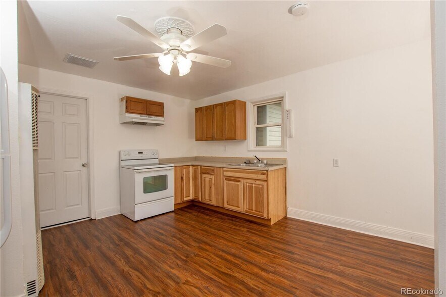 More Photos Of 325 E Kiowa Ave, Elizabeth Office For Sale