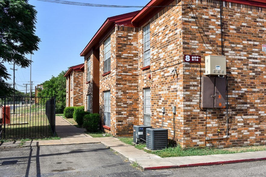 More Photos Of 1105 N 18th St, Killeen Apartments For Sale