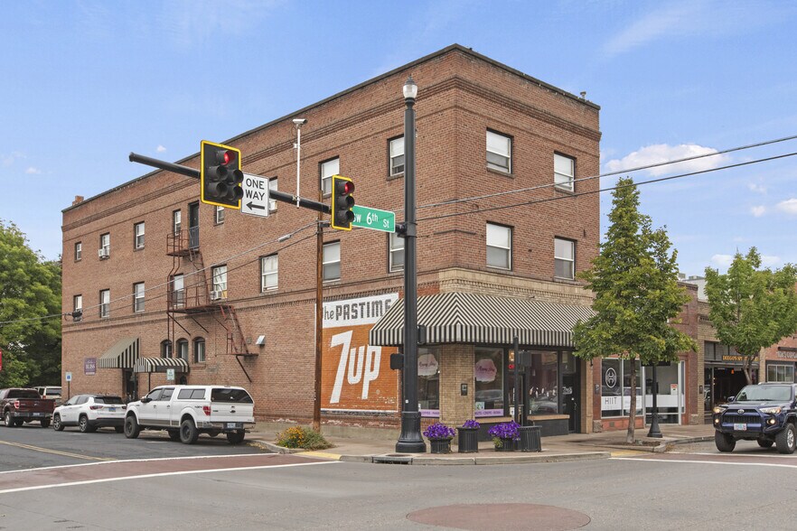 Primary Photo Of 457 SW 6th St, Redmond Apartments For Sale
