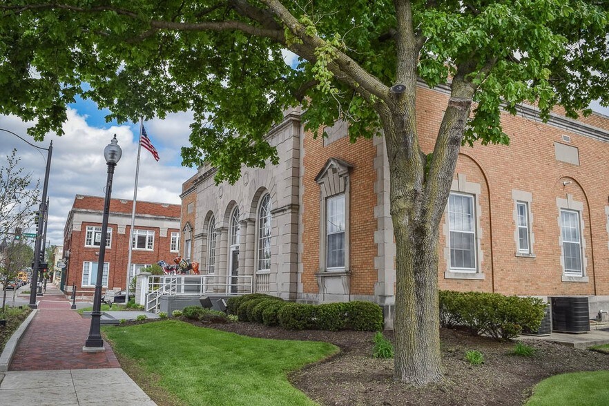 More Photos Of 106 W Wilson St, Batavia Office For Lease