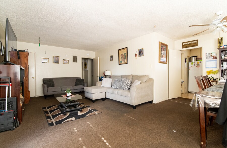 More Photos Of 2100 Bonsallo Ave, Los Angeles Apartments For Sale