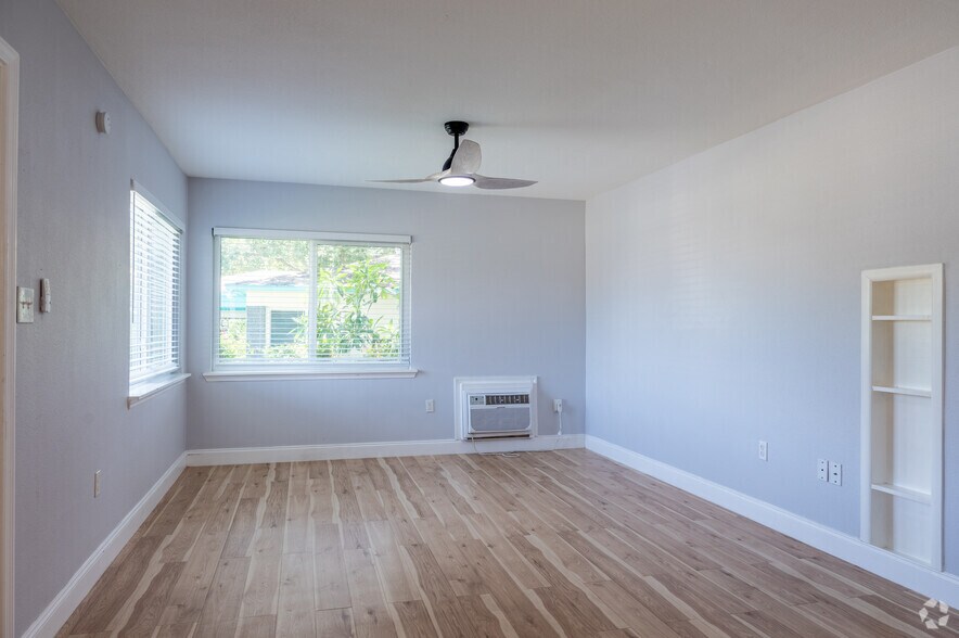 More Photos Of 324 30th Ave N, Saint Petersburg Apartments For Sale