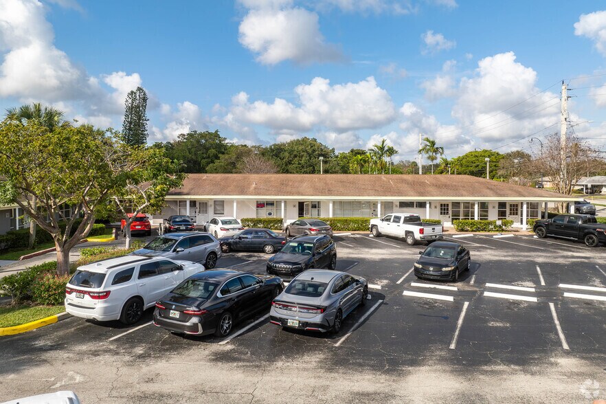 More Photos Of 4330 W Broward Blvd, Plantation Medical For Lease