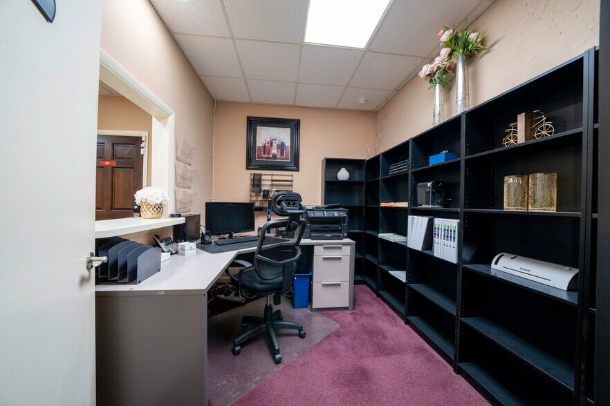 More Photos Of 3949 Evans Ave, Fort Myers Medical For Lease