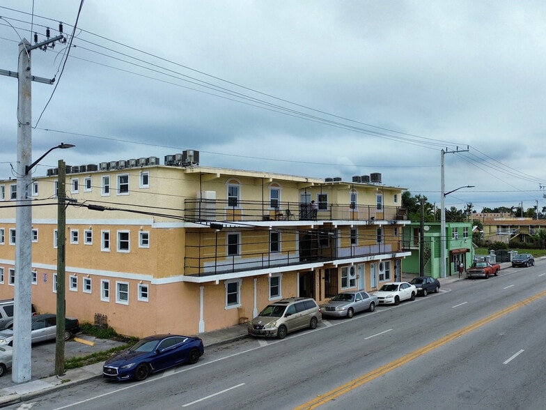 More Photos Of 733 Dr Martin Luther King Jr Blvd W, Belle Glade Apartments For Sale