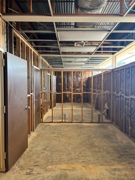More Photos Of 803 Pine St, Texarkana Office For Sale
