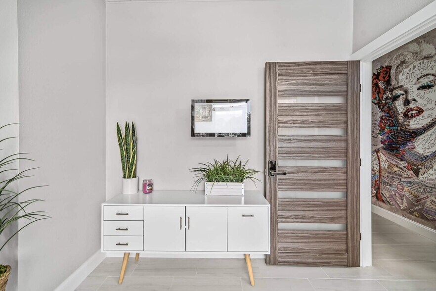 More Photos Of 5404 Hoover Blvd, Tampa Medical For Lease