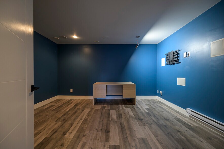 More Photos Of 12500 Horseshoe Way, Richmond Light Distribution For Lease