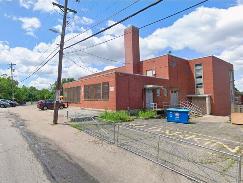 More Photos Of 2232 Stratford Ave, Cincinnati Schools For Sale