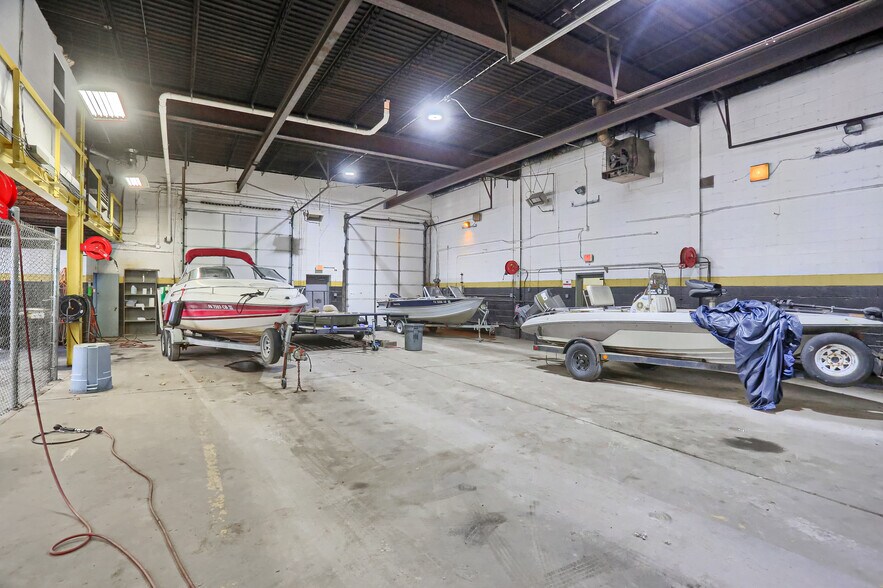 More Photos Of 98 Sproul St, McKees Rocks Truck Terminal For Sale