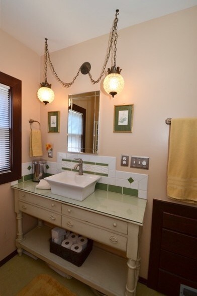 More Photos Of 2105 SE Ochoco St, Portland Office For Sale