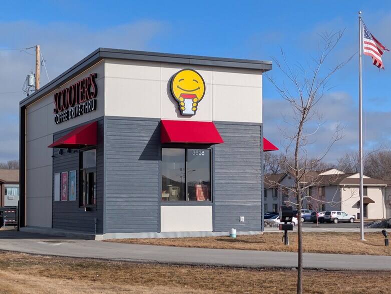 More Photos Of 3626 W College Ave, Appleton Freestanding For Sale