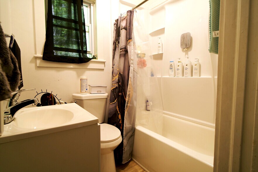 More Photos Of 2 Striebel Rd, Woodstock Apartments For Sale