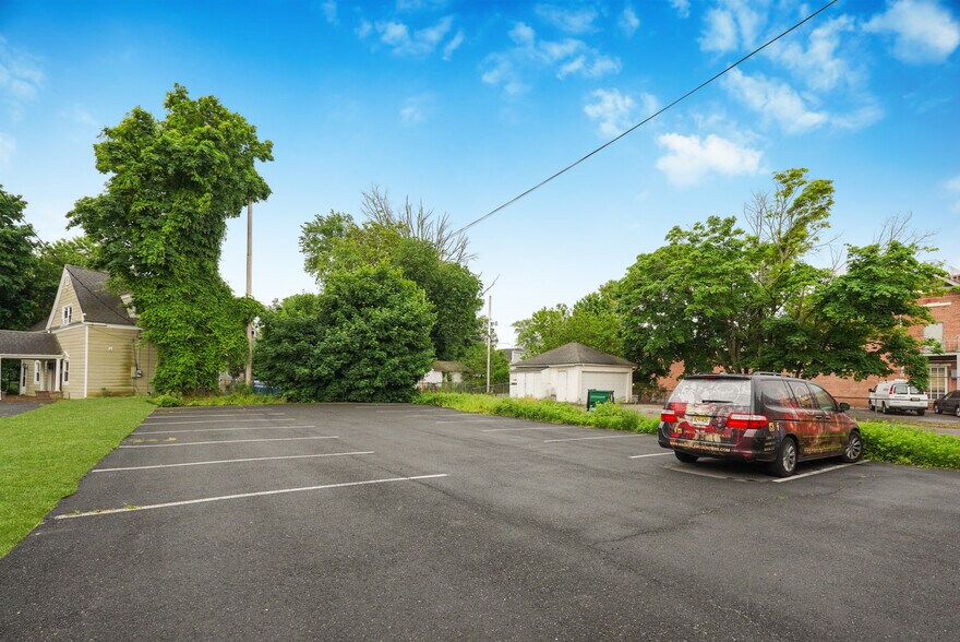 More Photos Of 62 E Main St, Freehold Office For Sale