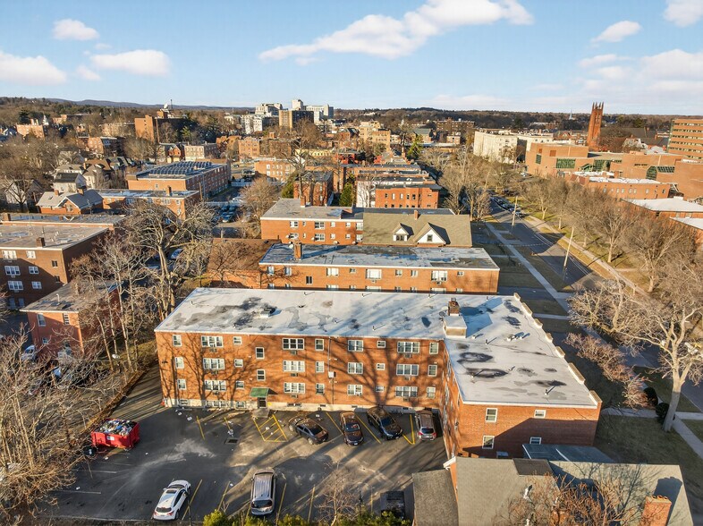 More Photos Of 27 Imlay St, Hartford Apartments For Sale