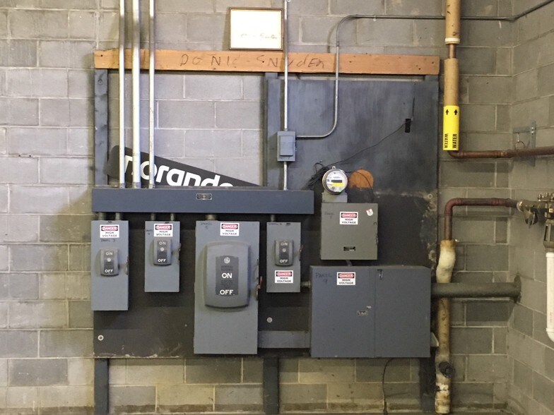 More Photos Of 415 1st Ave, Nitro Industrial For Sale