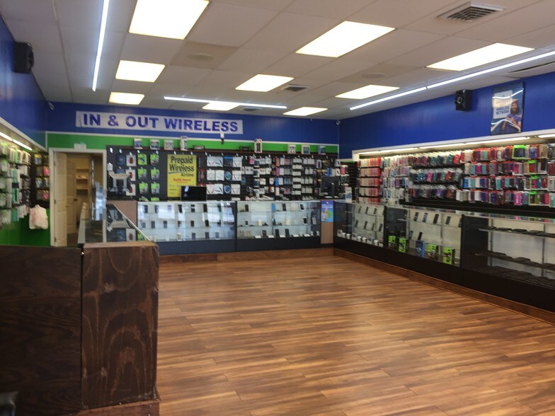 More Photos Of 6149 Macon Rd, Memphis Storefront For Lease