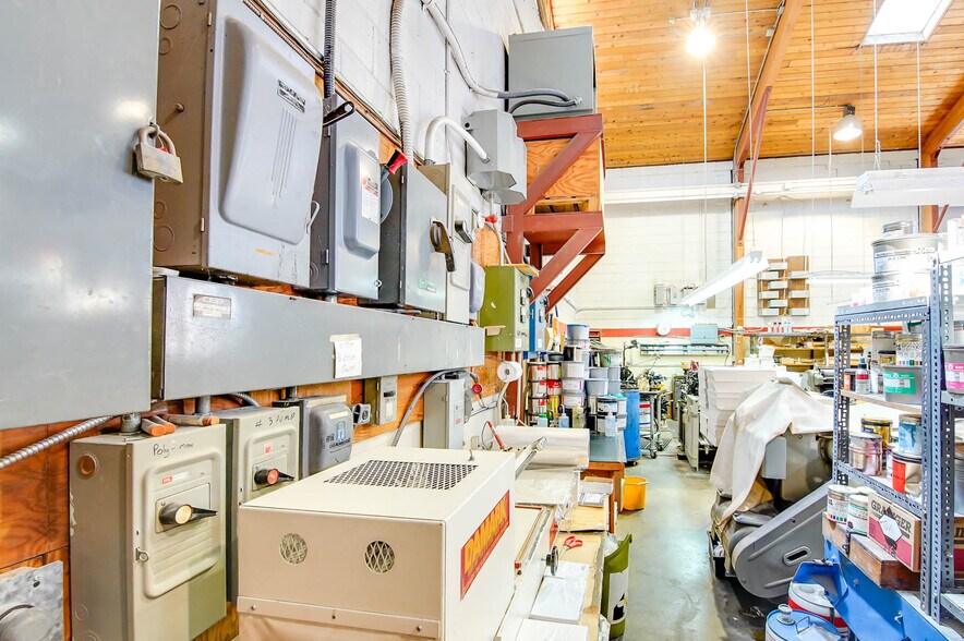 More Photos Of 4918 Napier St, Port Alberni Flex For Sale