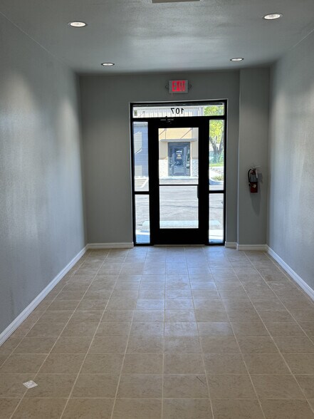More Photos Of 1059 Duck Box, Umatilla Light Manufacturing For Lease
